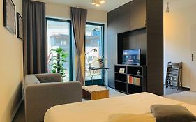 Cozy Friendly Place With Free Parking