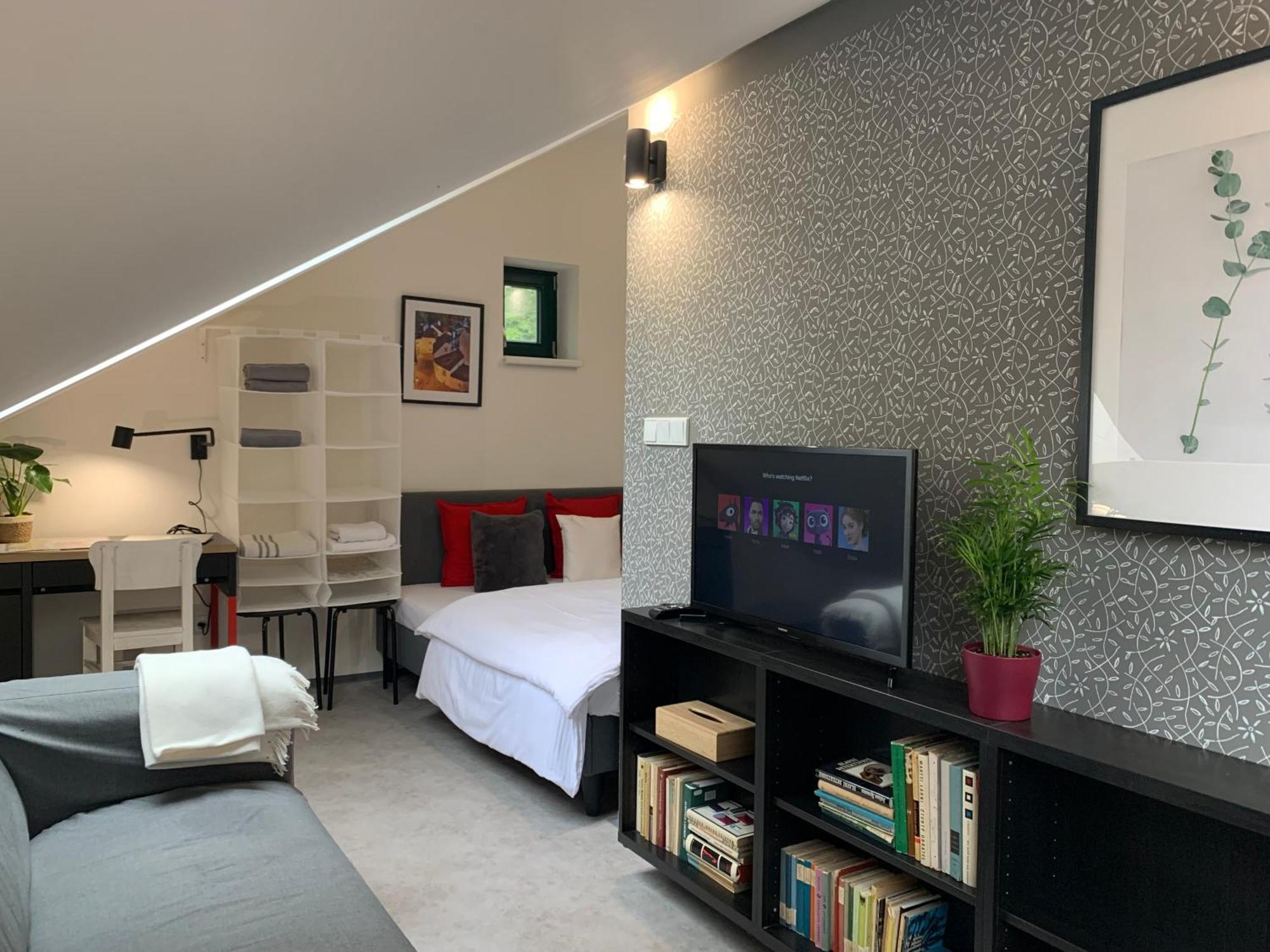 Cozy Friendly Place With Free Parking Прага Экстерьер фото