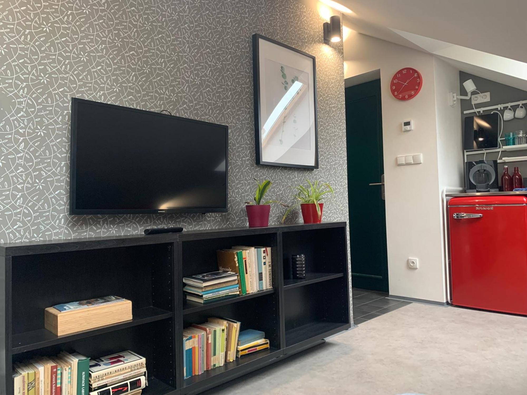 Cozy Friendly Place With Free Parking Прага Экстерьер фото